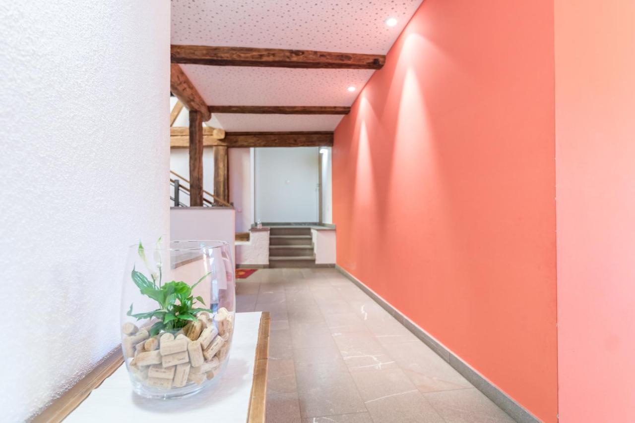 Strasserhof Tenuta-Weingut Varna Esterno foto