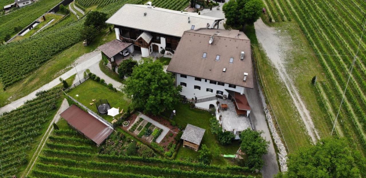 Strasserhof Tenuta-Weingut Varna Esterno foto