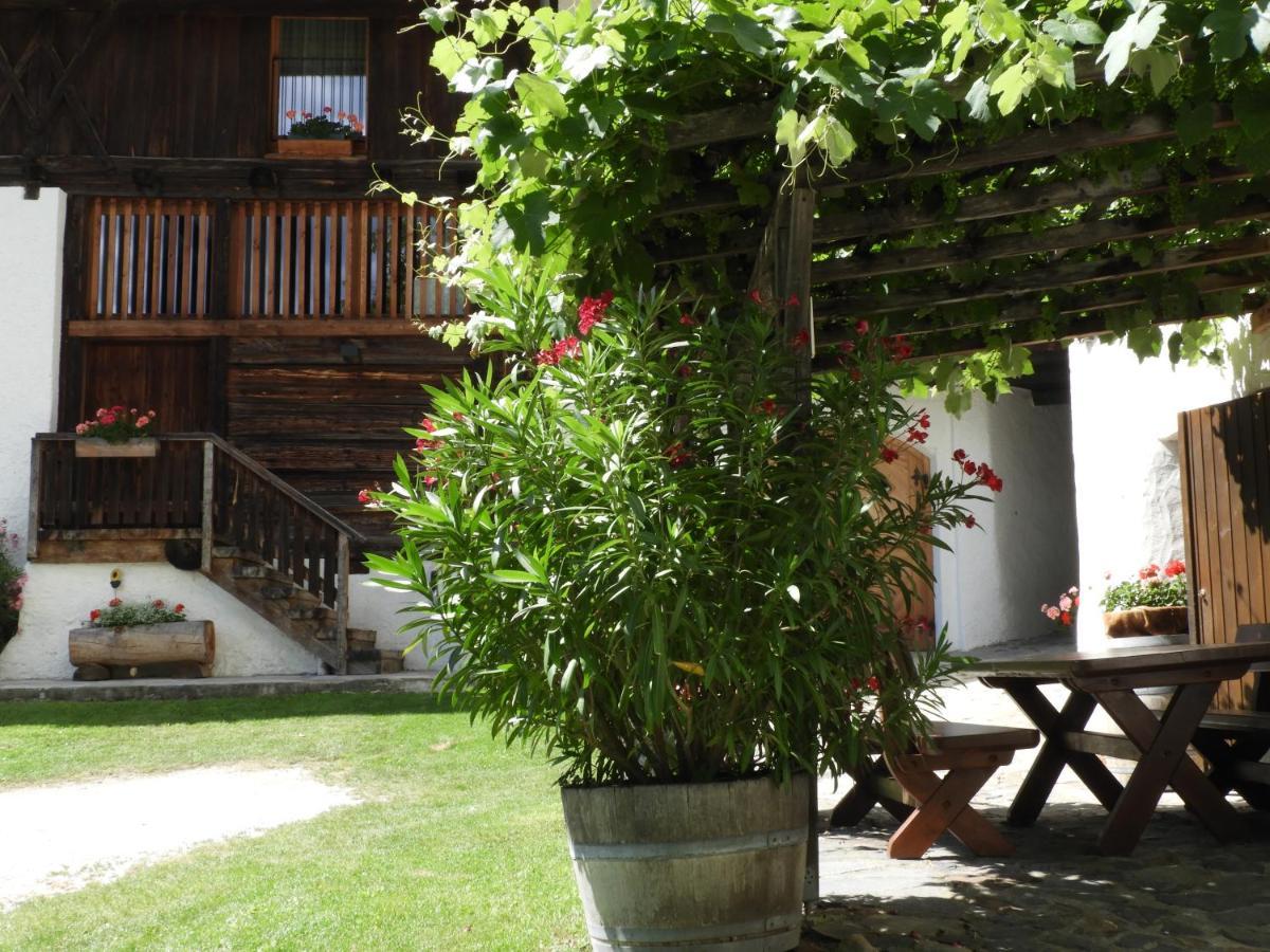 Strasserhof Tenuta-Weingut Varna Esterno foto